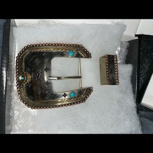 Rowdy 🌹 LV stamped belt buckle w turquoise